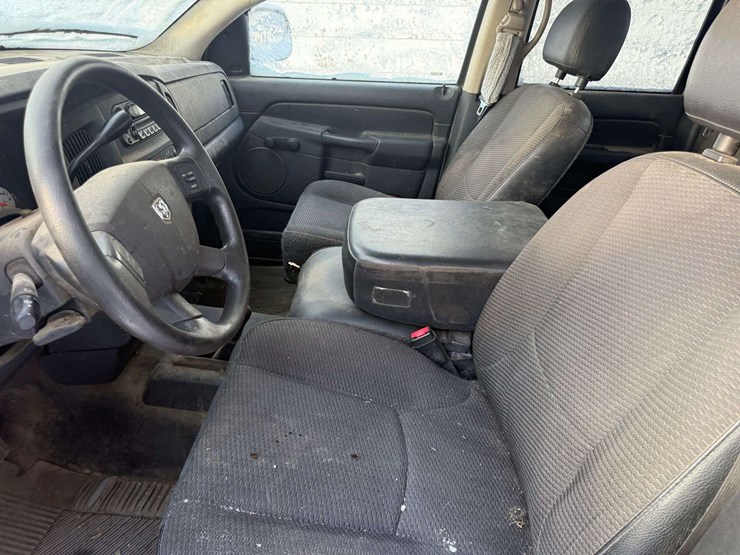 2004-dodge-ram-1500-image-14