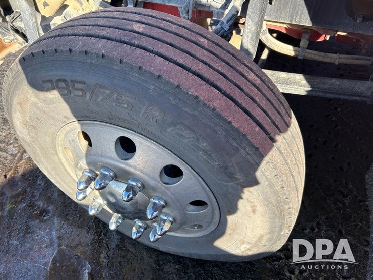 2009-kenworth-t800-image-12