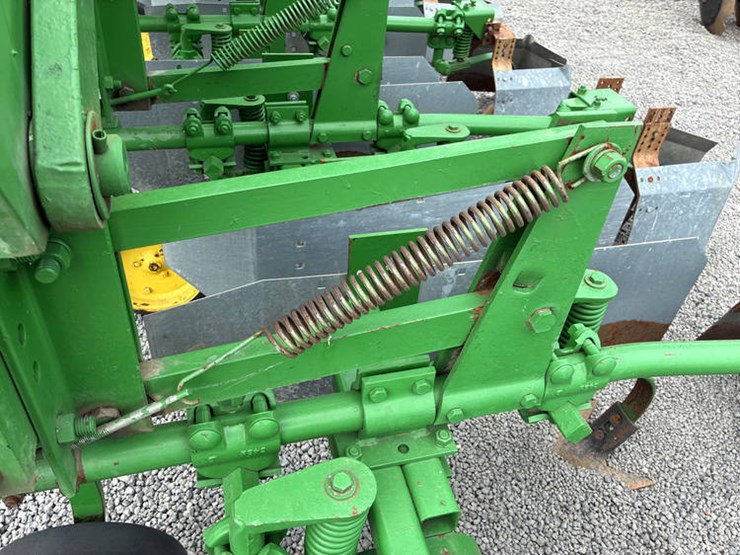 john-deere-845-image-5