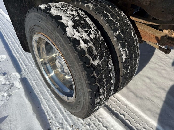 2012-ford-f550-image-22