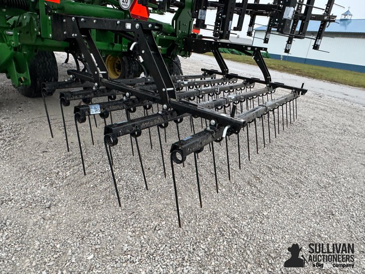 2022-john-deere-2330-image-14