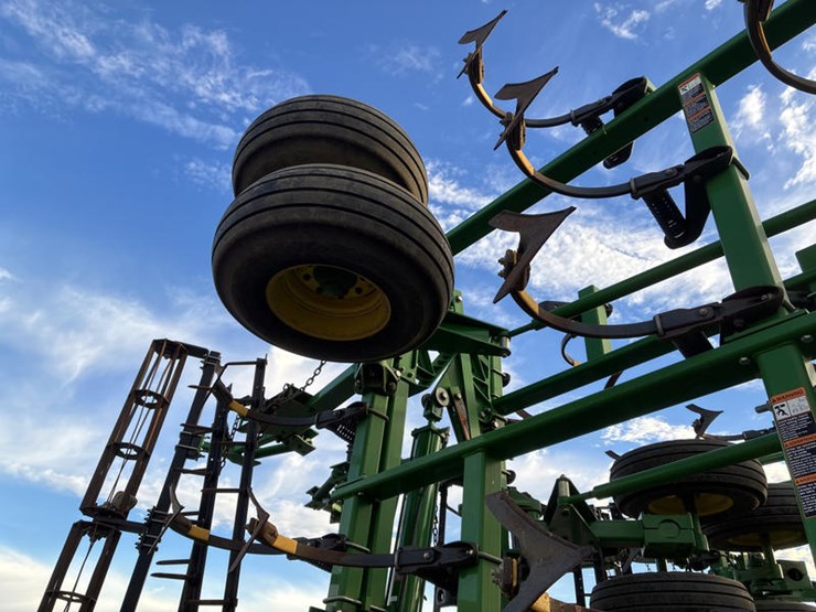 john-deere-2210-image-52