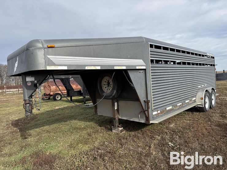2003-featherlite-5320-gooseneck-livestock-trailer-image-1