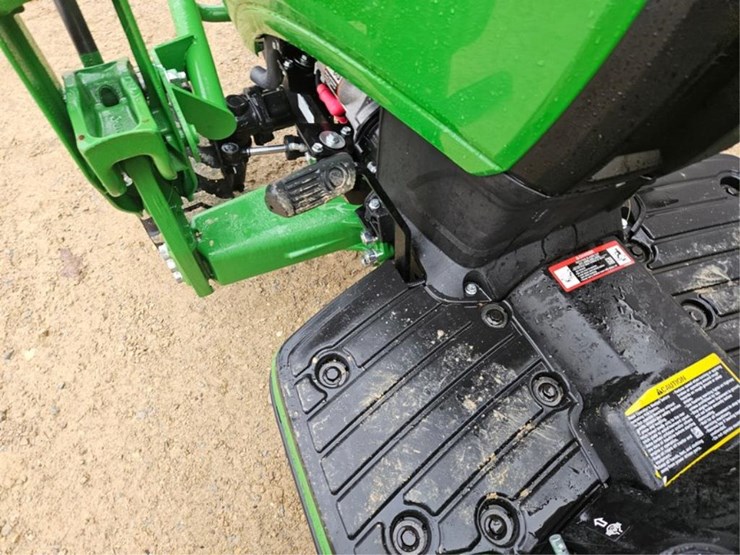 john-deere-1025-image-29
