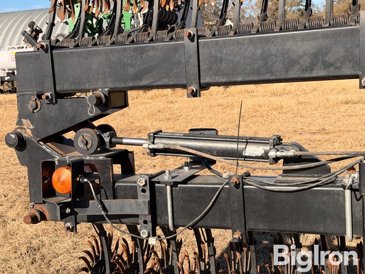 yetter-30'-rotary-hoe-image-10