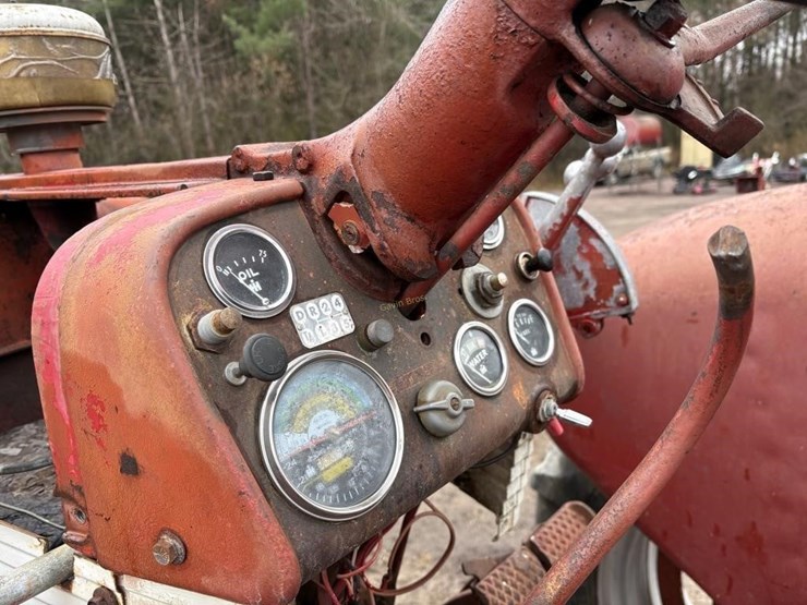 international-tractor-w/out-engine-image-10