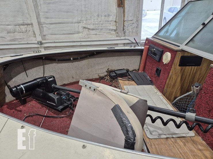 1984-lund-18ft-boat-image-3