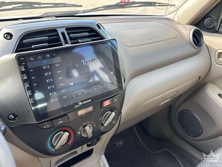 2002-toyota-rav4-image-15