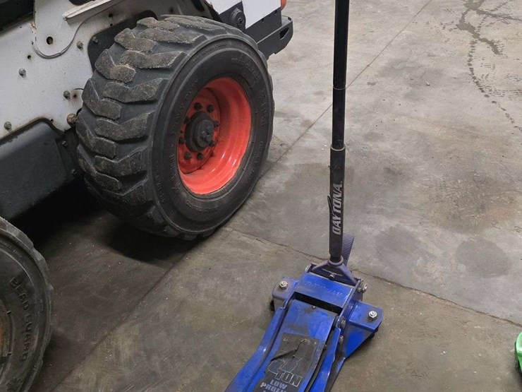 daytona-3-ton-low-profile-long-reach-high-performance-jack,-model:-ds300lrg-–-blue-image-1