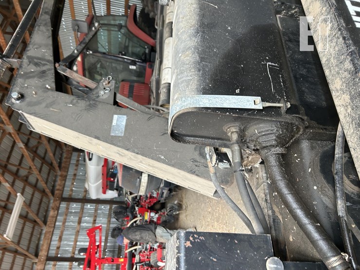 2004-white-8516-image-31