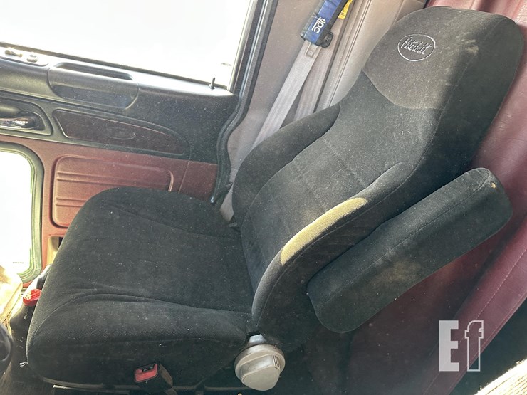 2014-peterbilt-386-image-31