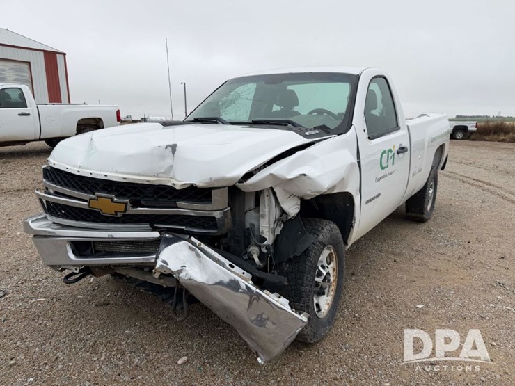 2012-chevrolet-2500hd-image-1