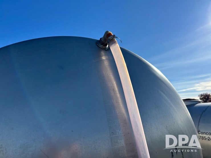 liquid-nurse-trailer-(cp1353,-tank-2112)-image-9