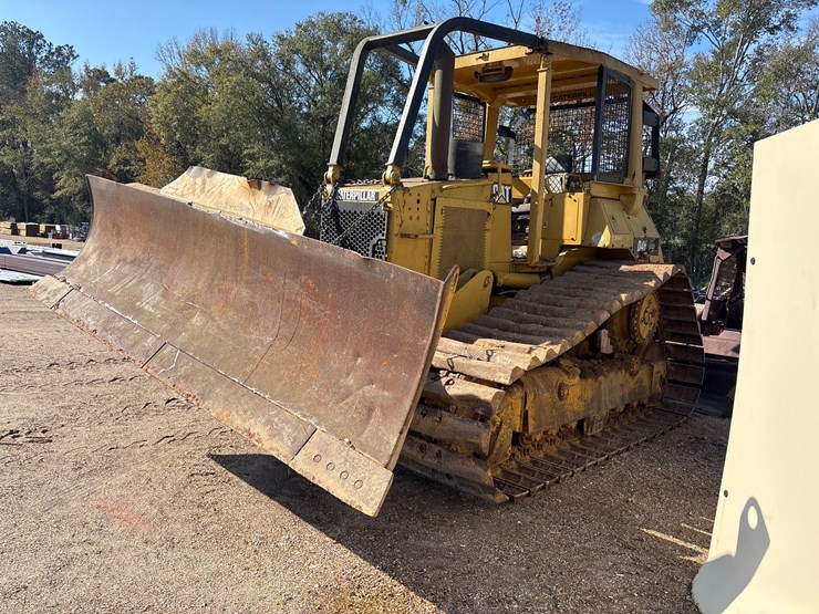 caterpillar-d4h-lgp-image-2