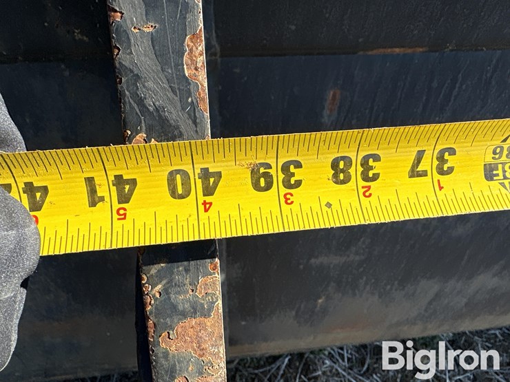 hla-2.2-cu.-yd.-bucket-image-12