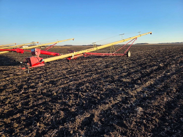 westfield-10”-x-83’-auger-with-swing-hopper,-16”-tires,-works-good,-used-fall-of-‘25-image-5