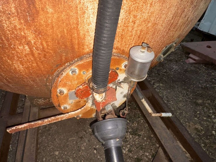 liquid-manure-vacuum-tank,-540-pto,-approx-1500-gal-image-7