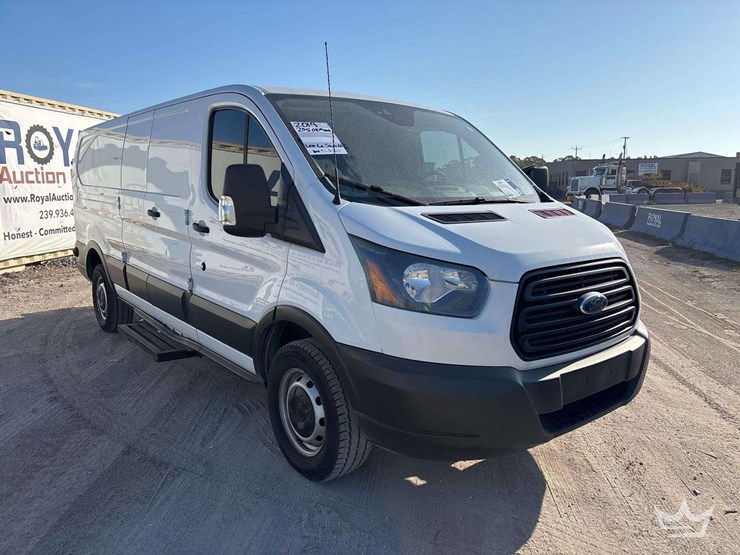 2019-ford-transit-image-2