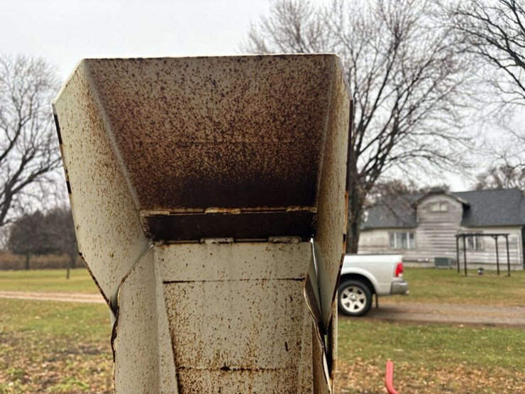 buhler-farm-king-840-snowblower,-84”,-3pt,-540-pto,-manual-turn-spout,-adj-deflector-image-9