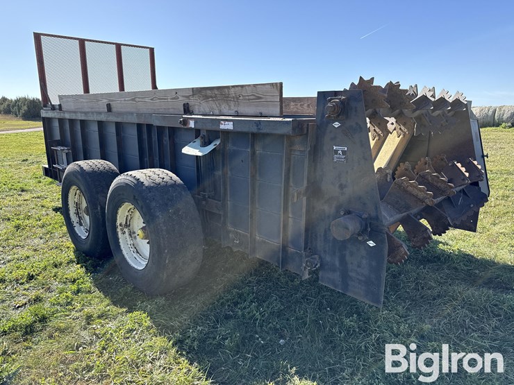 meyer’s-equipment-manufacturing-corp-2550-manure-spreader-image-7