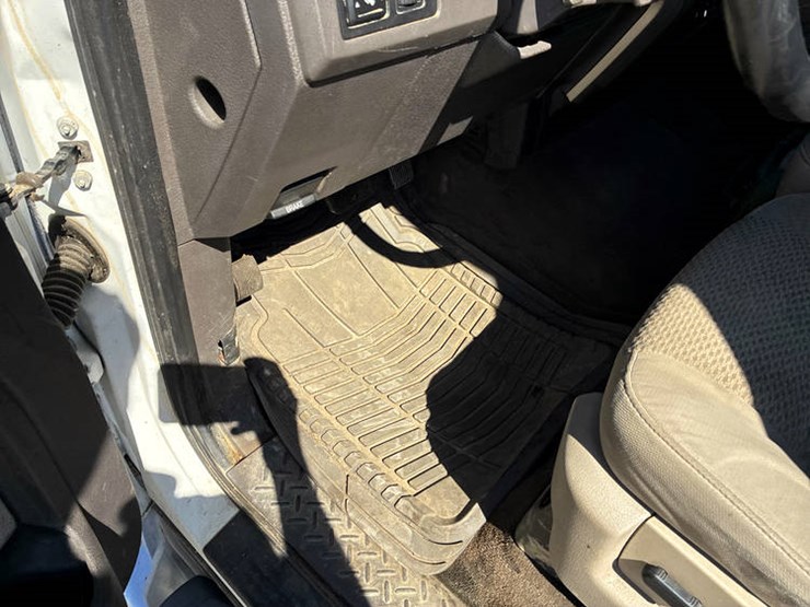 2010-ford-f150-xlt-image-37