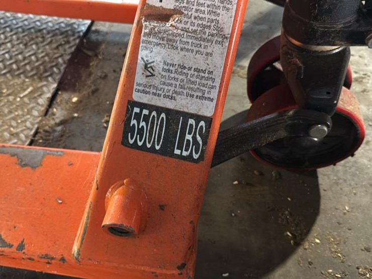 #172-•-pallet-jack-image-3