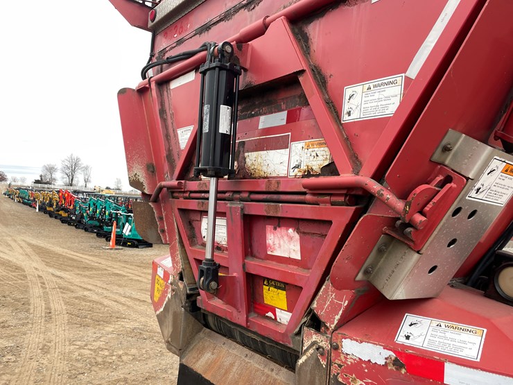 #1130-•-2005-international-5500i-6x4-dump-truck-(has-mn-title)-image-32