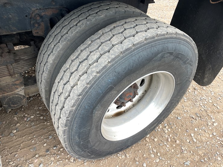 #1126-•-1999-sterling-dump-truck-(has-mn-title)-image-17