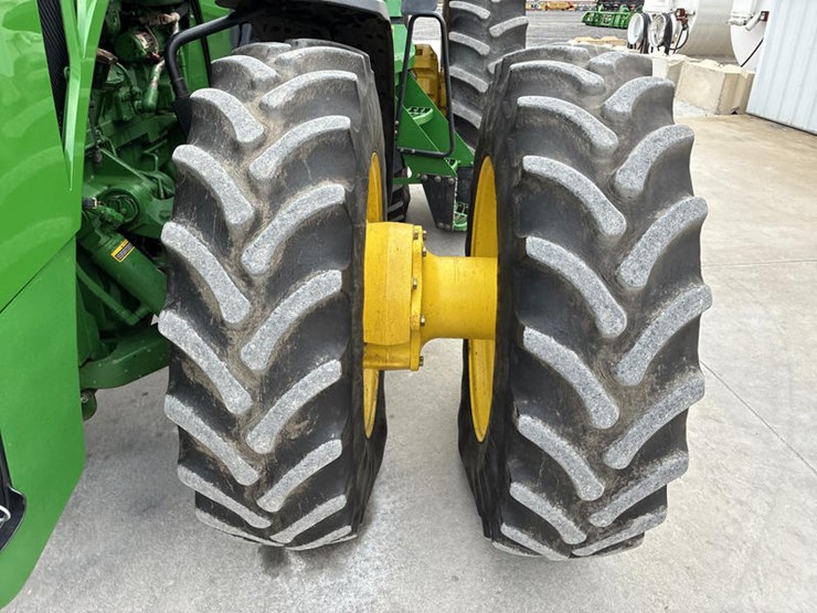 john-deere-8335r-image-43