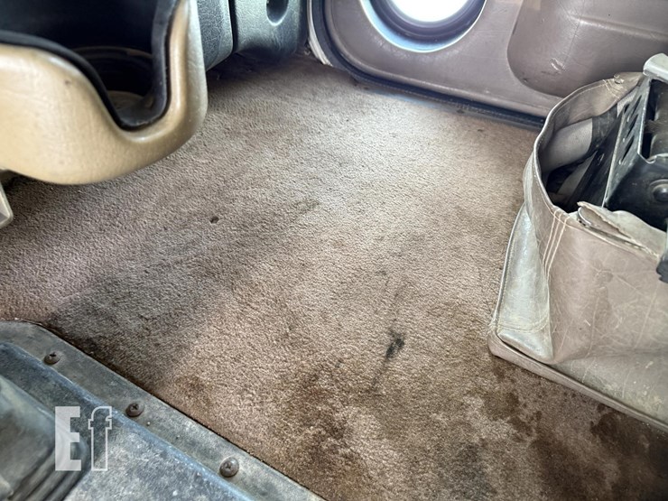 2004-peterbilt-379-image-66