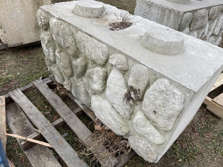 (9)-cement-landscape-blocks-image-9