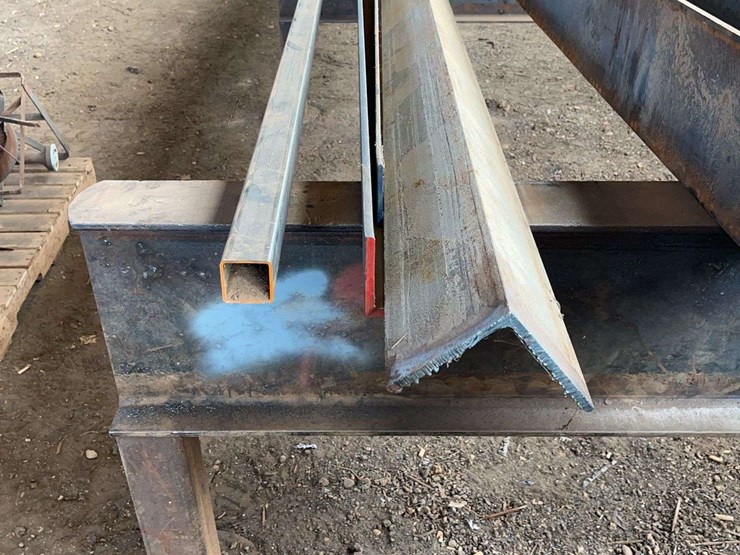 group-of-angle-steel-image-3