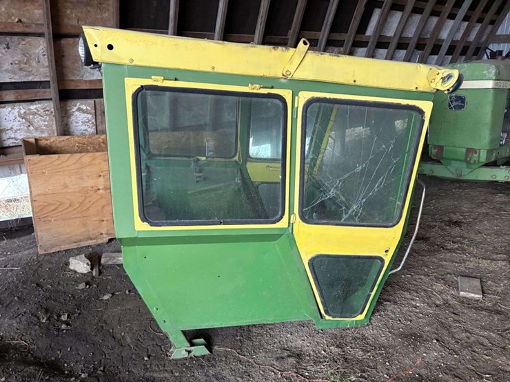 john-deere-3010-image-2