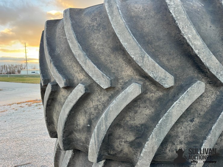 lsw-tires-&-rims-for-jd-8r-tractor-image-11