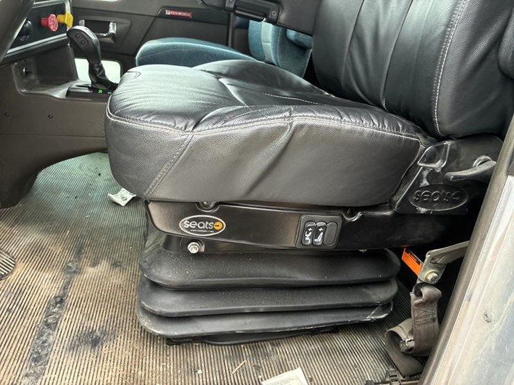 2007-kenworth-t800-image-79