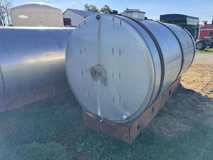 1200-gal-stainless-tank-image-1