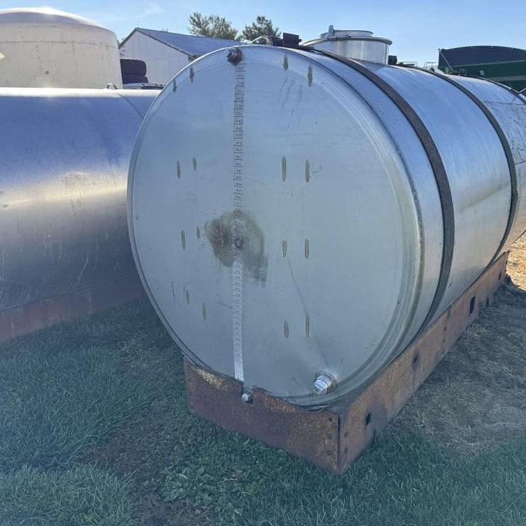 1200 gal Stainless Tank