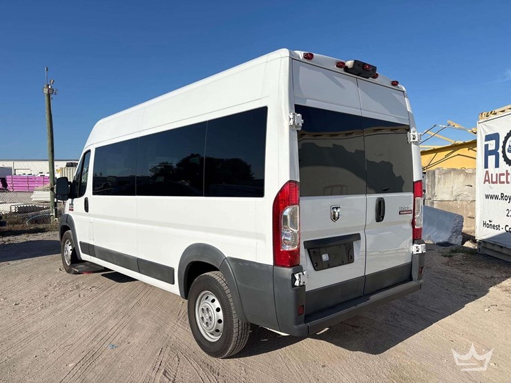 2018-ram-promaster-2500-image-4