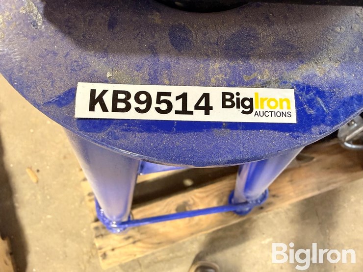 various-jacks-&-air-bubble-w/-hose-image-14