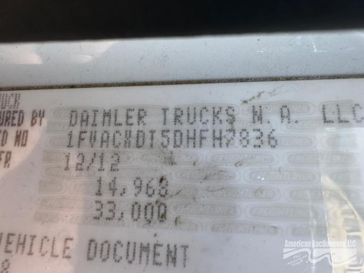 2013-freightliner-m2-106-image-20