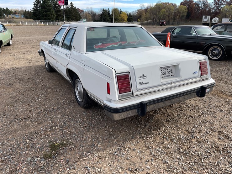 #1200-•-1986-ford-crown-victoria-**recommend-trailering**-(has-mn-title)-image-3