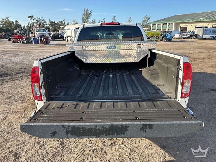 2015-nissan-frontier-image-21