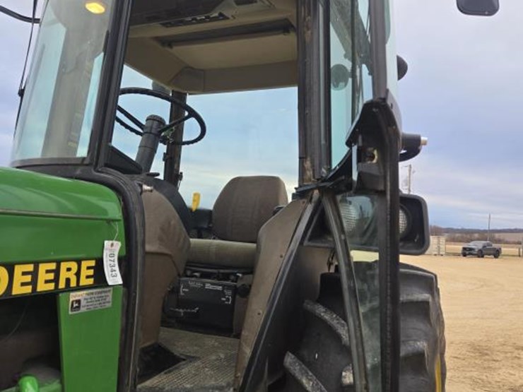 john-deere-4455-image-21