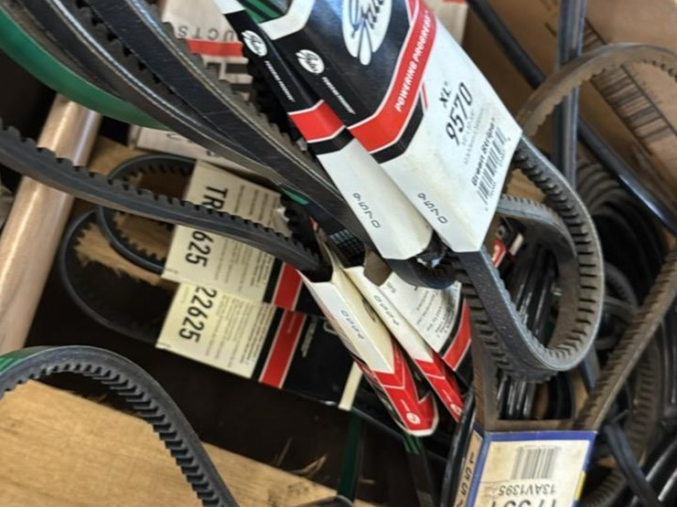 #194-•-skid-of-parts*-image-3