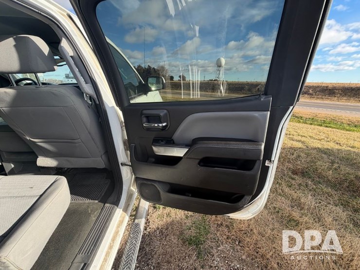 2017-chevrolet-1500-image-47