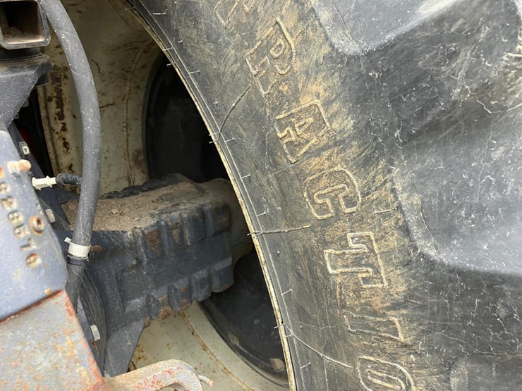 new-holland-8870-image-12