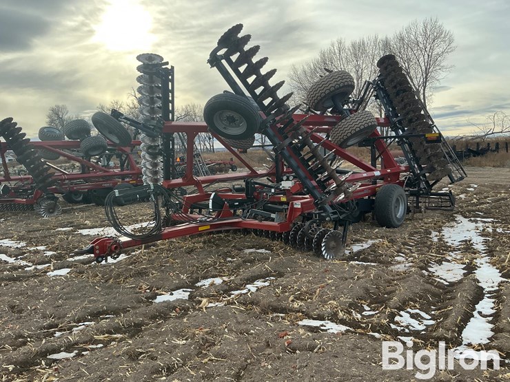 2016-case-ih-2016-image-1