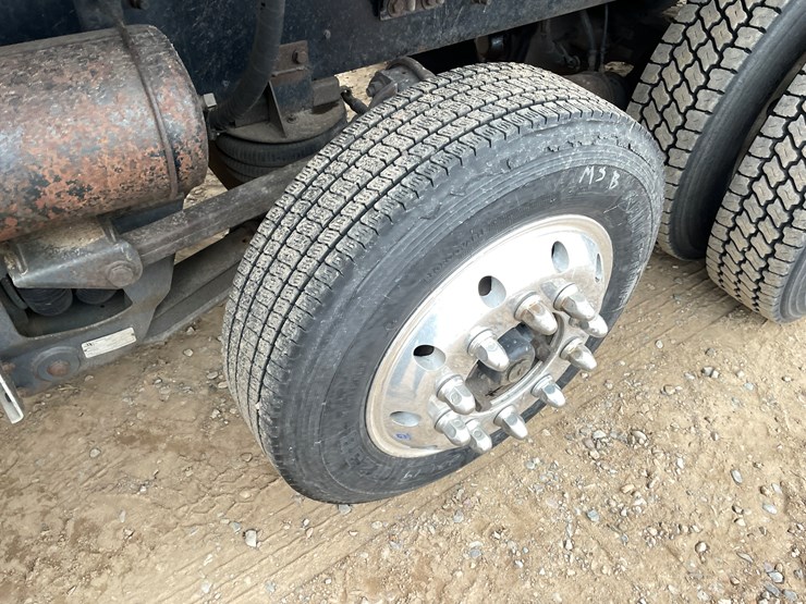 #1130-•-2005-international-5500i-6x4-dump-truck-(has-mn-title)-image-25