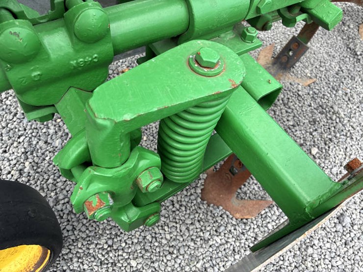 john-deere-845-image-8