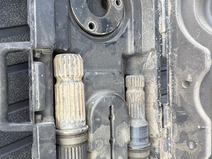 case-ih-magnum-235-image-14